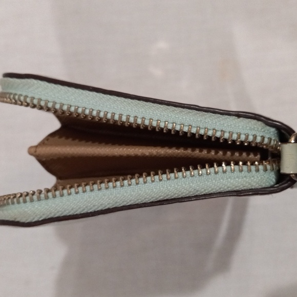 Women's Wallet - Picture 7 of 11